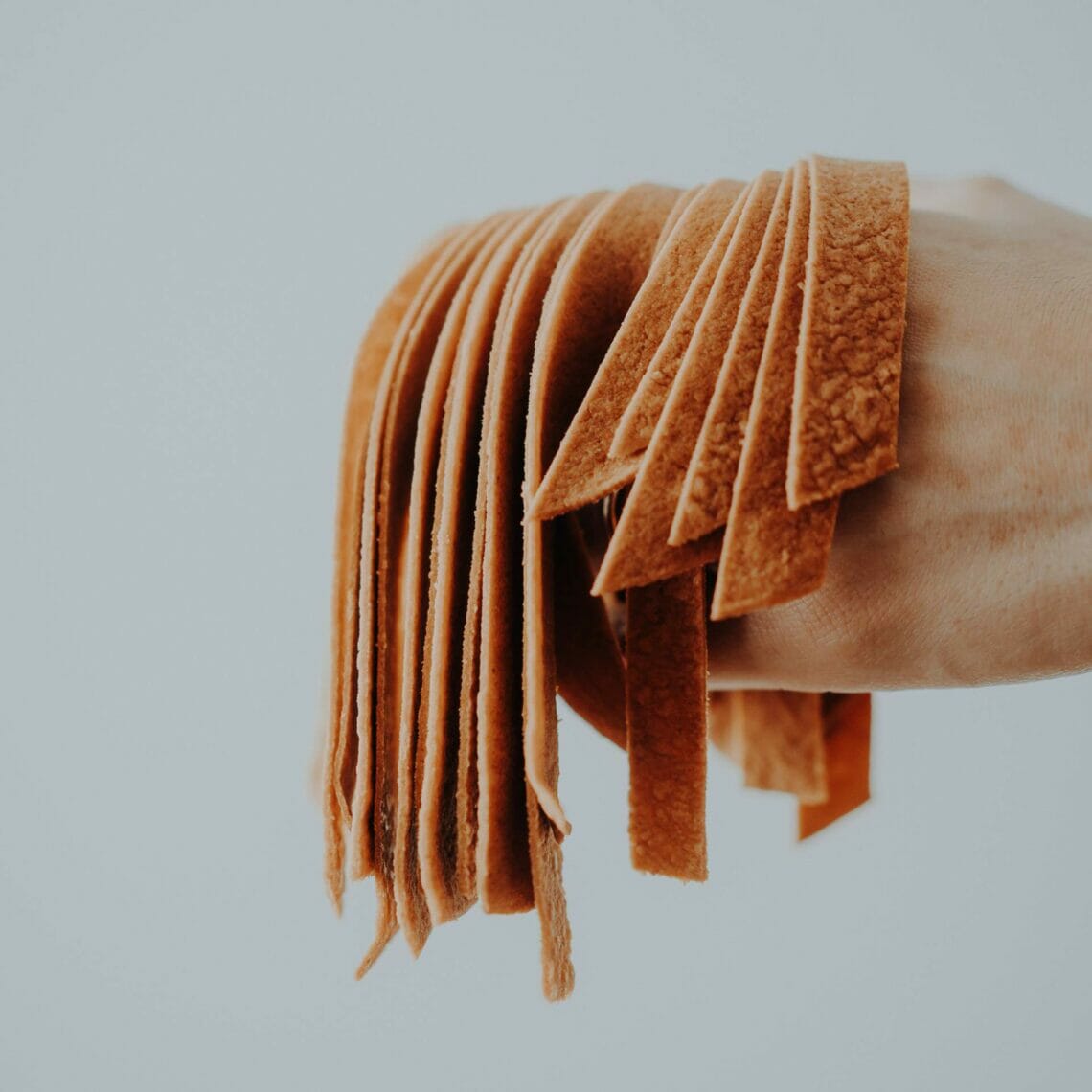 Vegetarischer Krautsalat mit Äpfeln, Walnüssen und Karotten-Tortilla ...