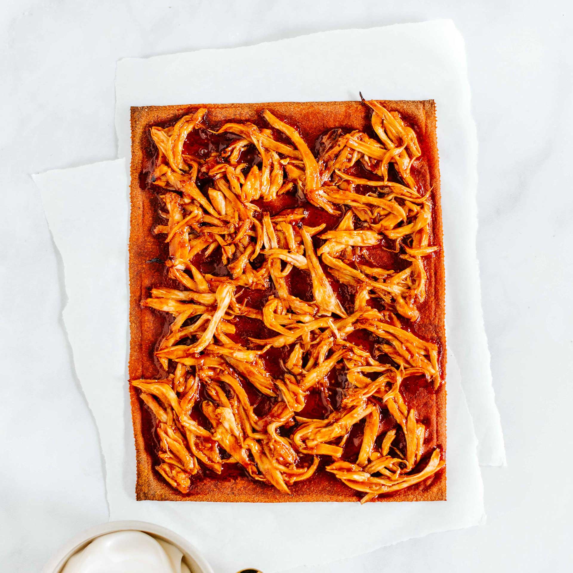 Gebackener Pizzaboden mit Pulled Pilzen