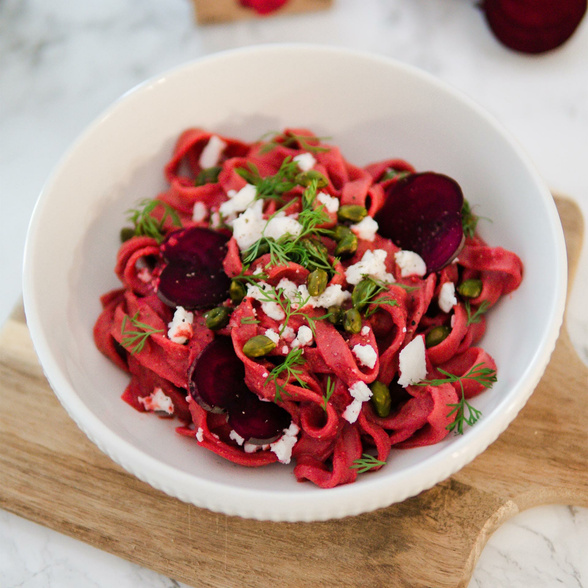 Rote Beete Pasta mit veganem Feta - Beetgold Vollgemüse